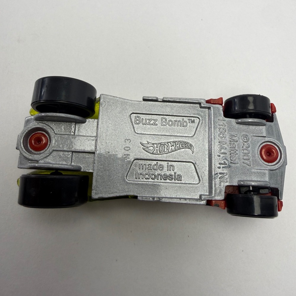 Hot Wheels Buzz Bomb Metallic Red Translucent Yellow Wings Diecast Car 2007 - Picture 6 of 6